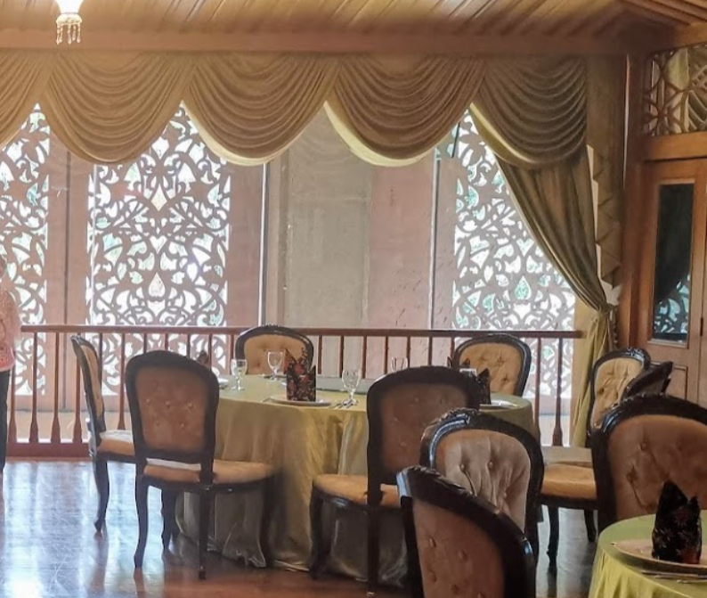 Bunga Emas Restaurant
